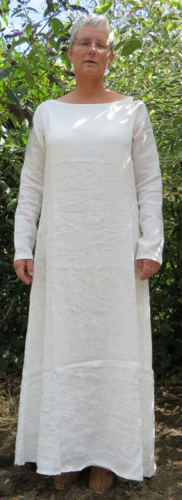 runkelstein Leinen Unterkleid