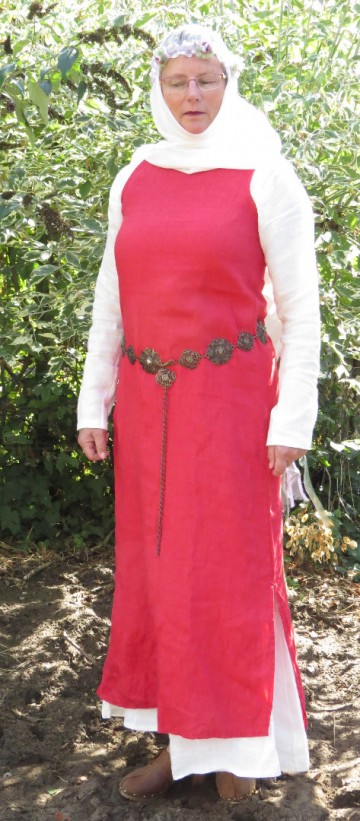 runkelstein Leinen Unterkleid